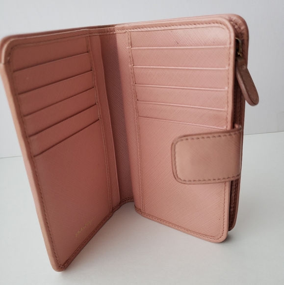Pre-owned Salvatore Ferragamo Blush Pink Wallet - Picture 4 of 14